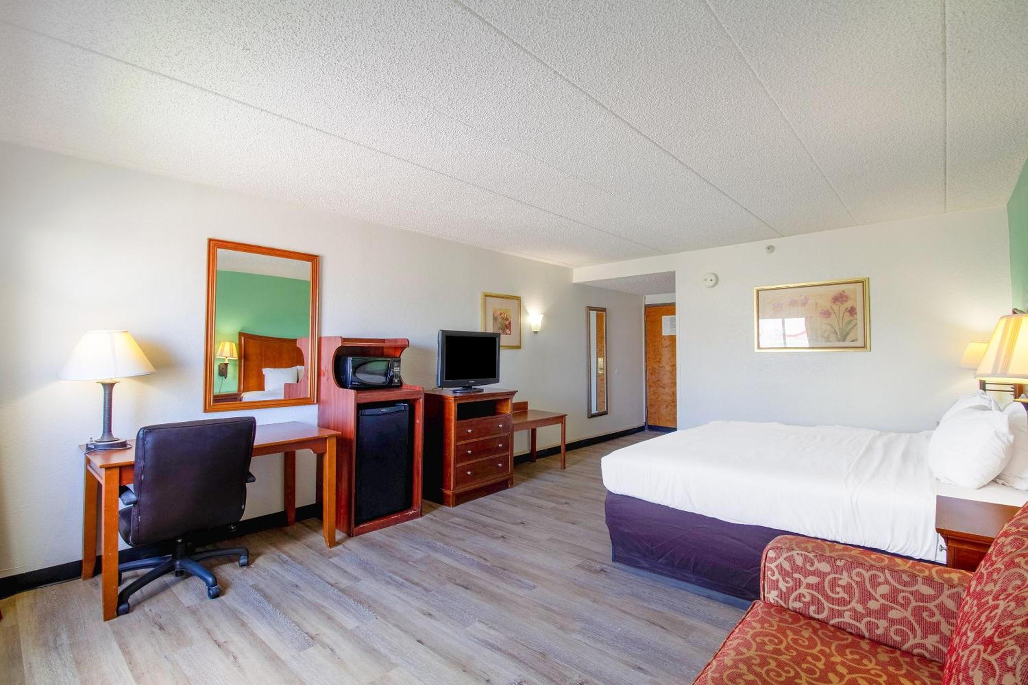 Tulsa Square Hotel Central, I-44 By Oyo Exterior foto